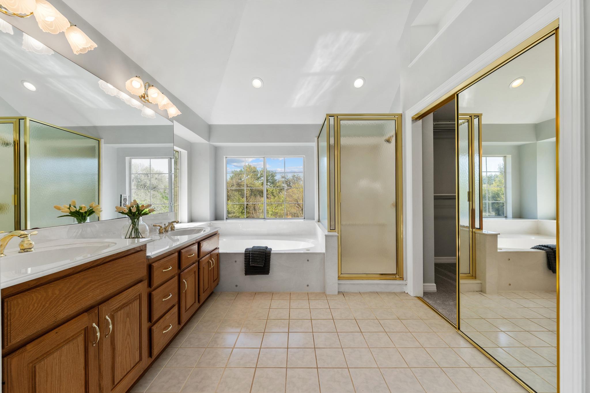 9305 Leaning Rock CIR