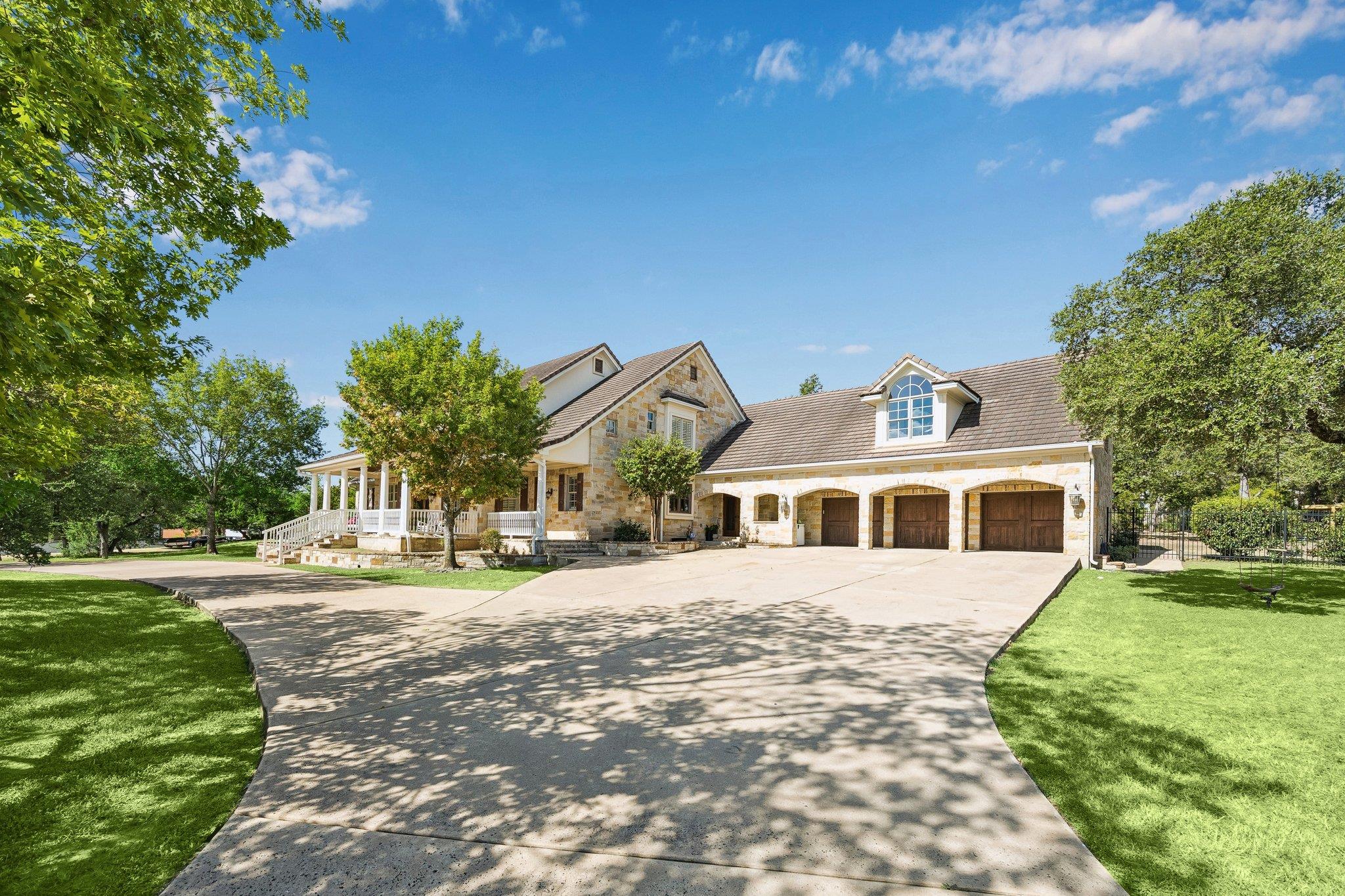 8403 Horseshoe Ledge