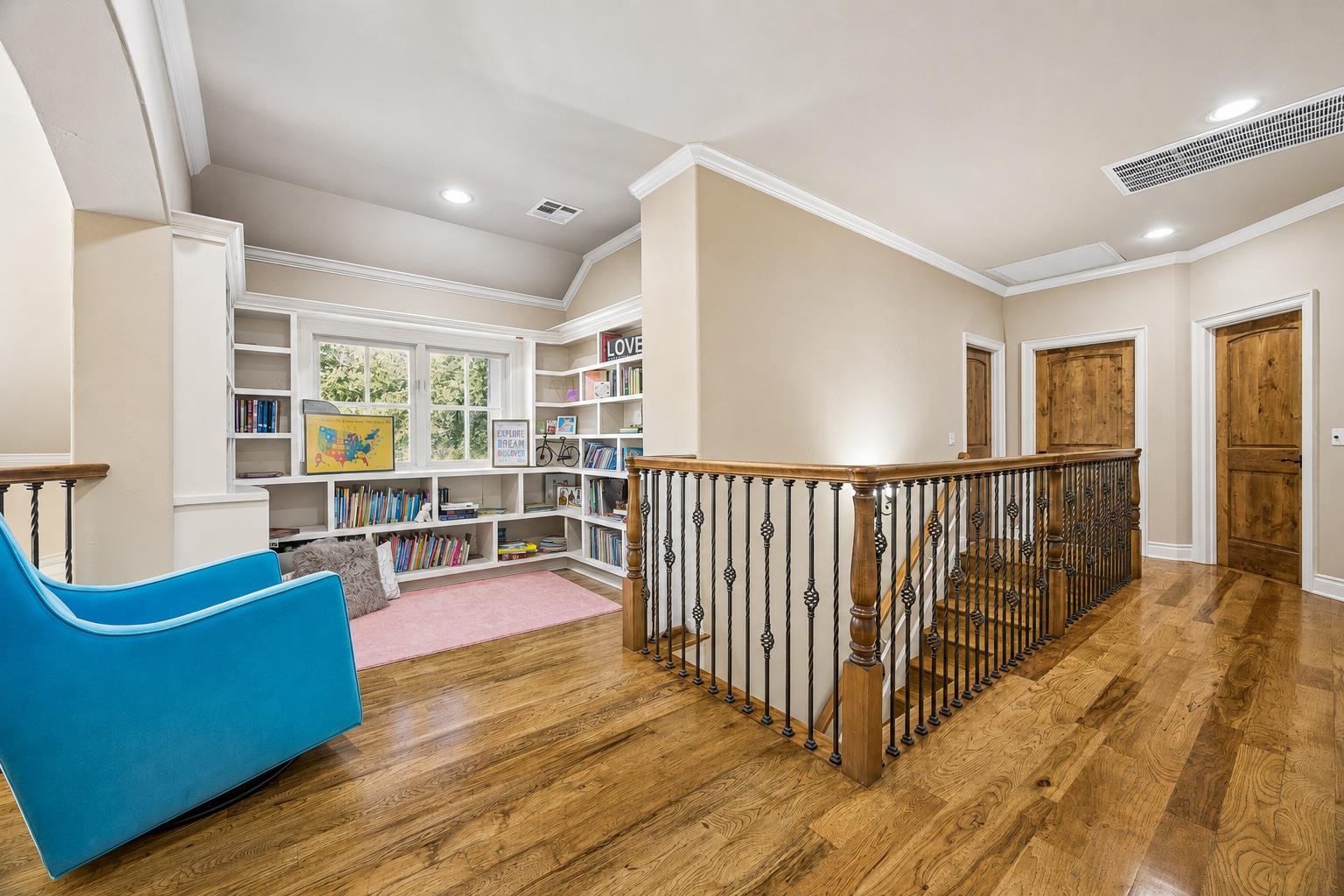8403 Horseshoe Ledge