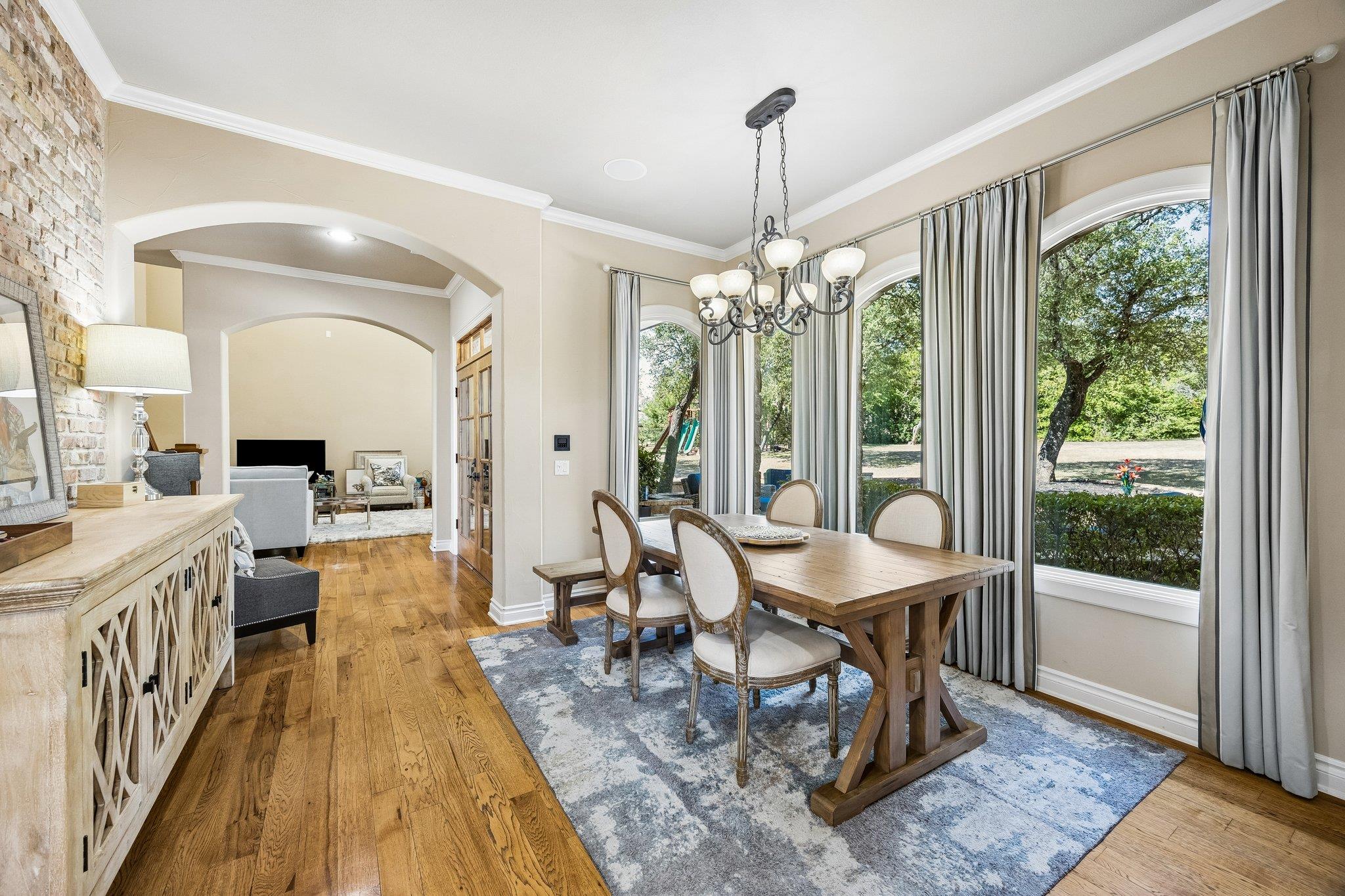 8403 Horseshoe Ledge
