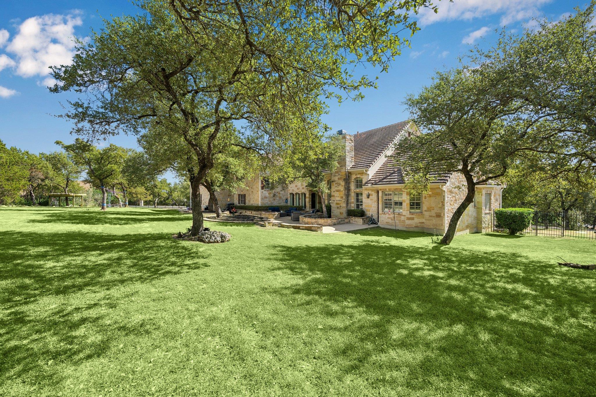 8403 Horseshoe Ledge