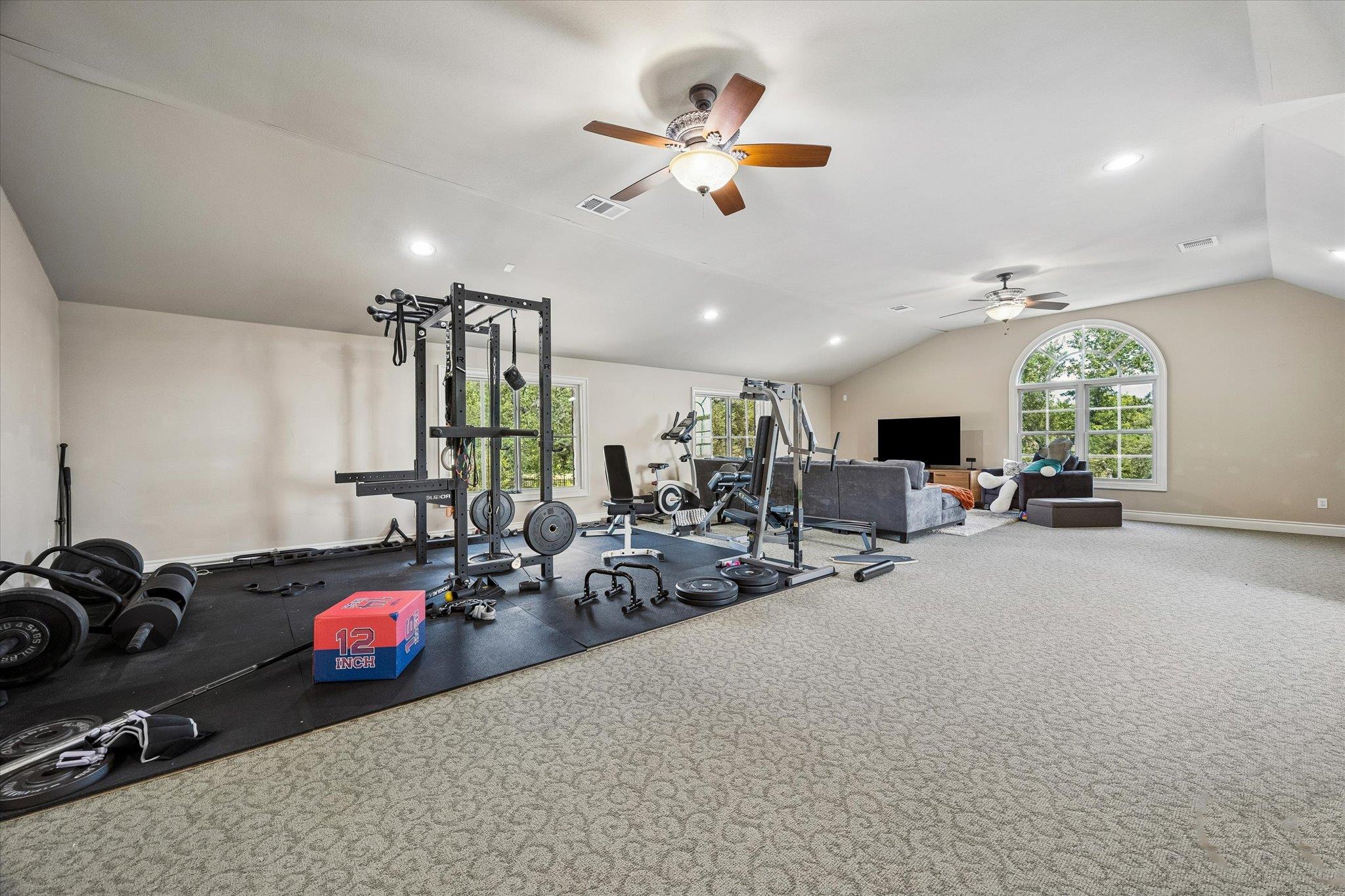 8403 Horseshoe Ledge