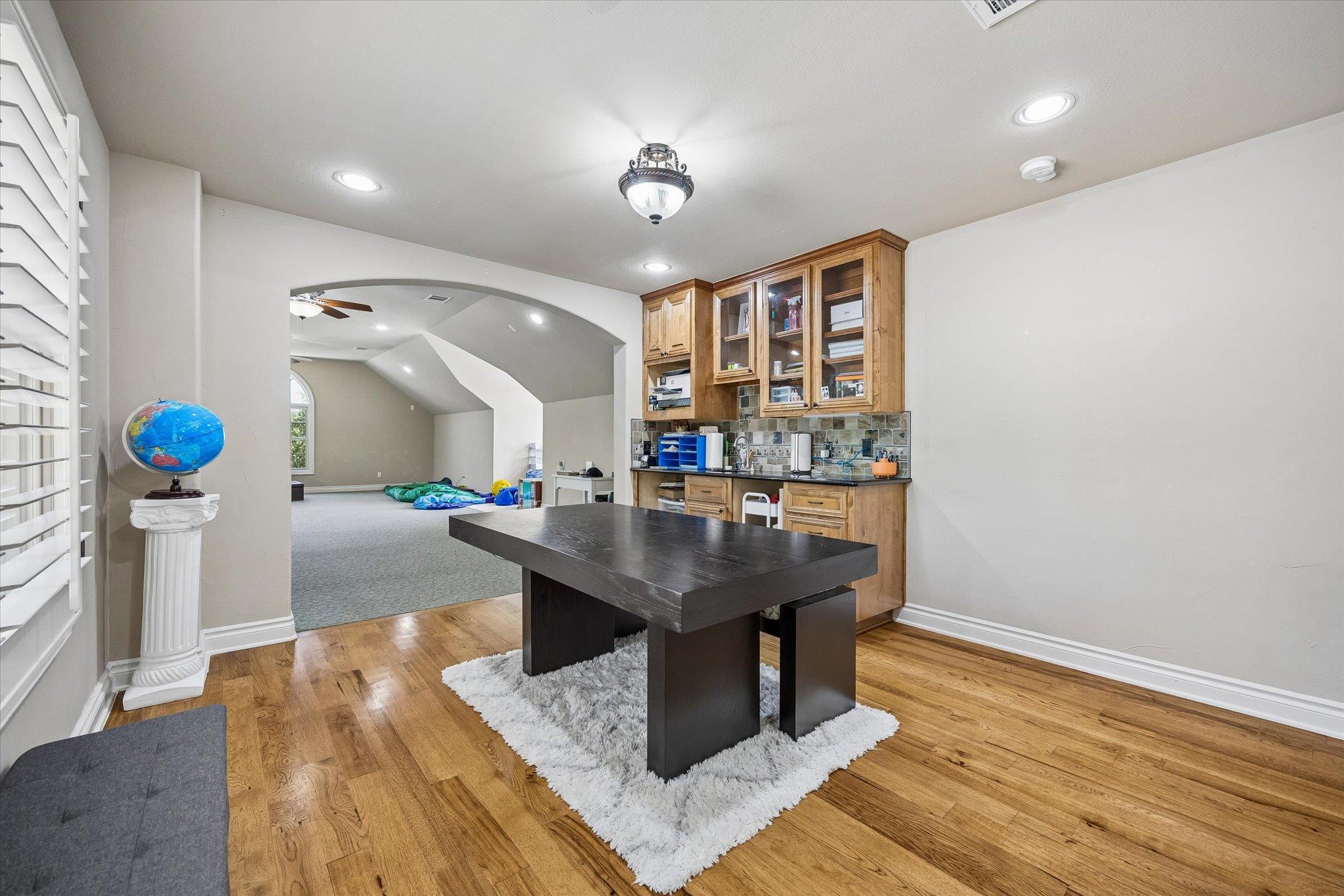 8403 Horseshoe Ledge