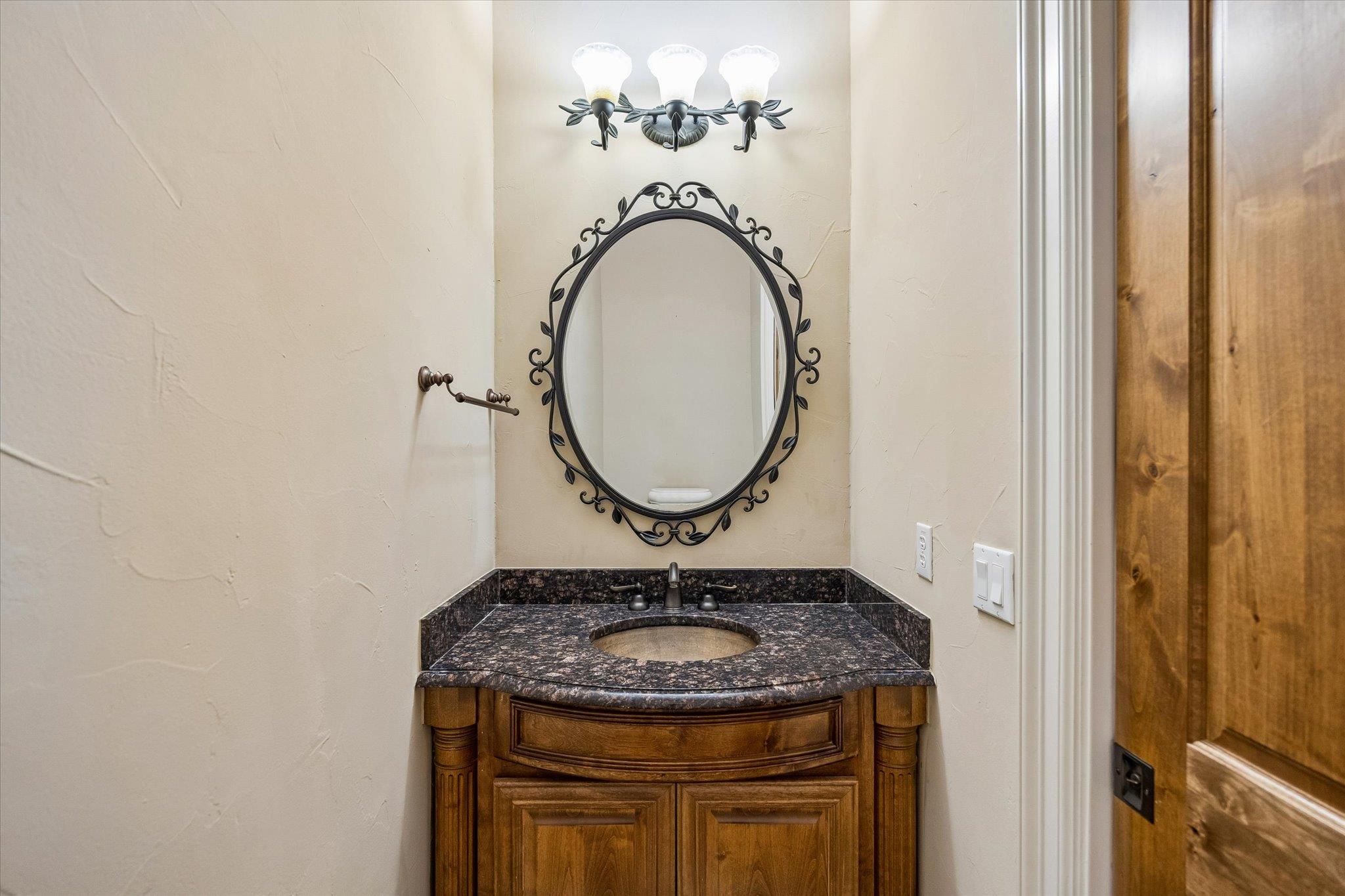 8403 Horseshoe Ledge