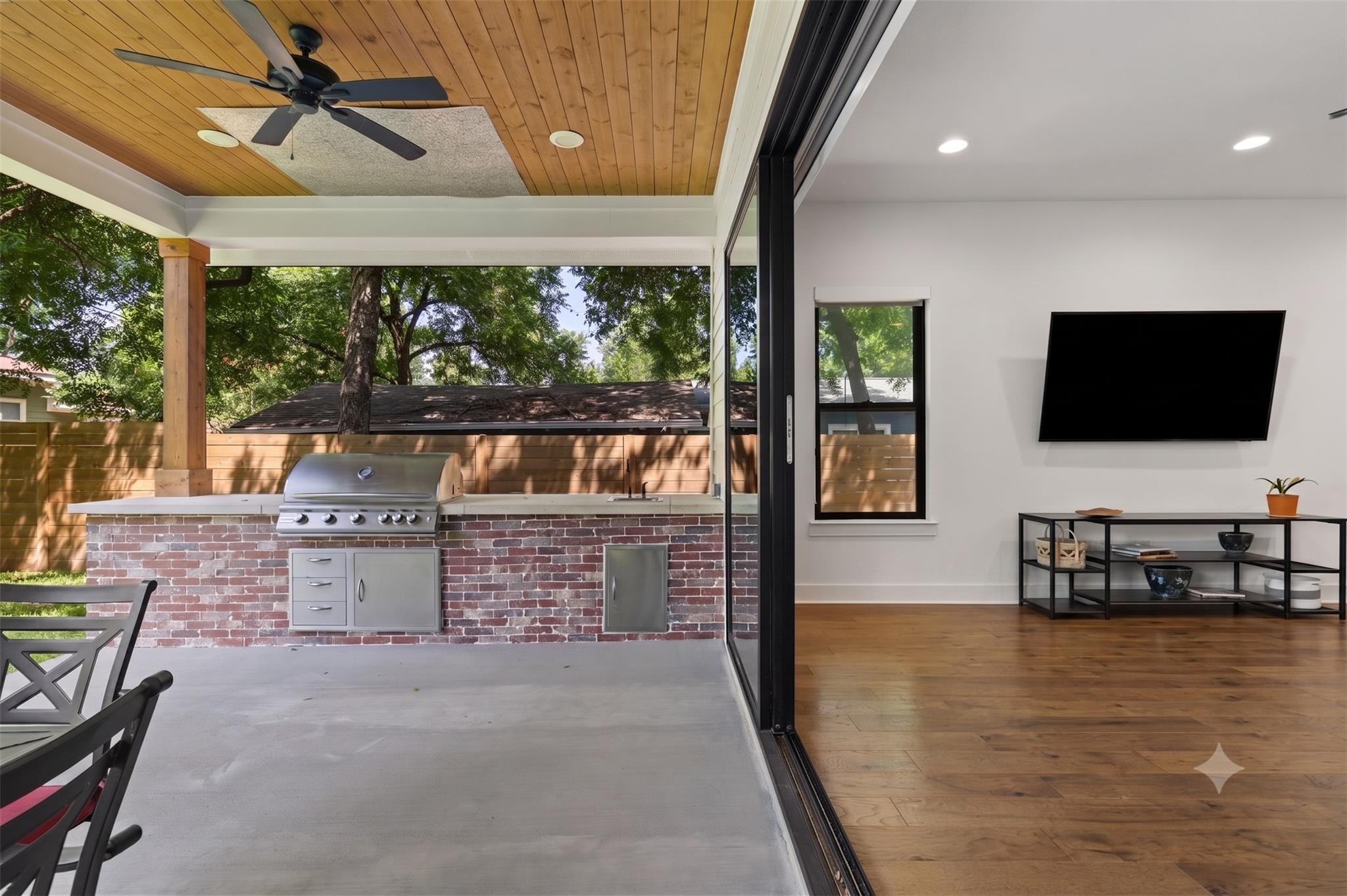 1212 Madison Ave