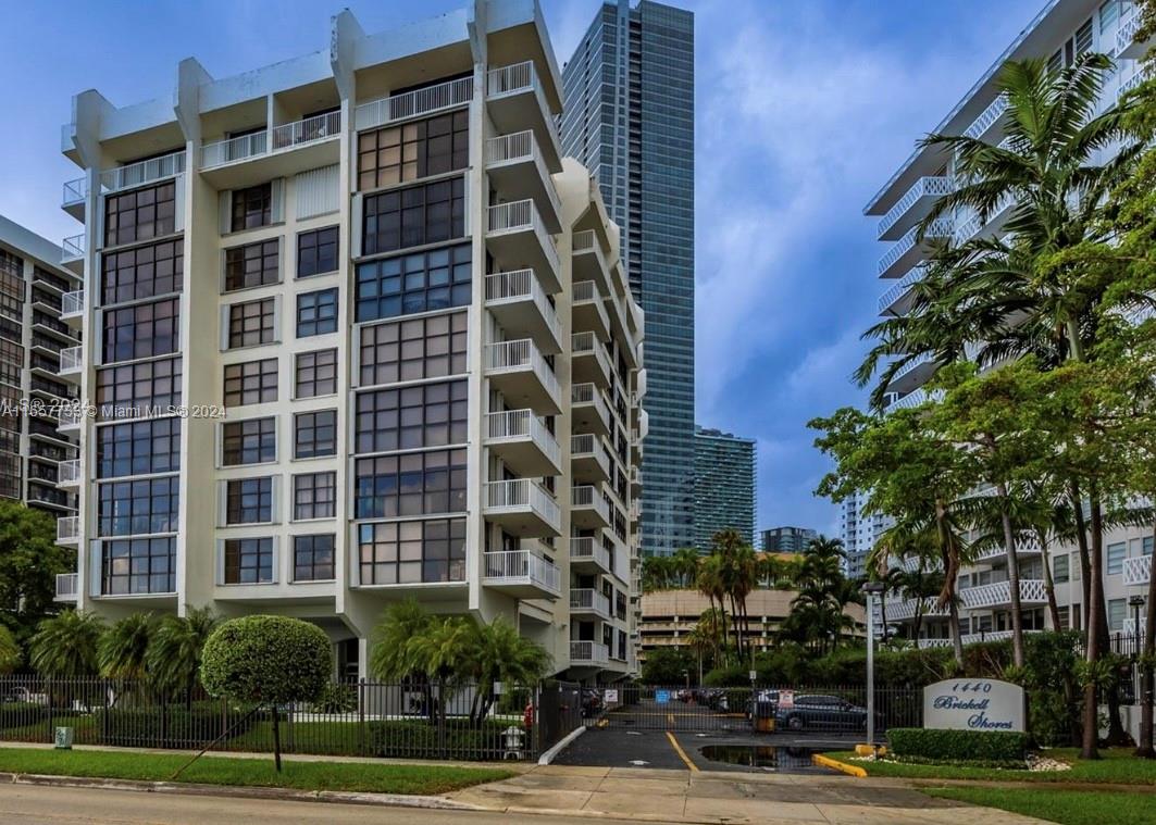 1440 SE Brickell Bay Dr # 706