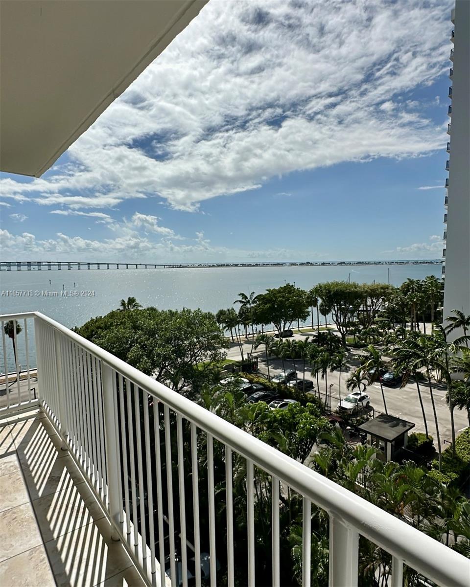 1440 SE Brickell Bay Dr # 706