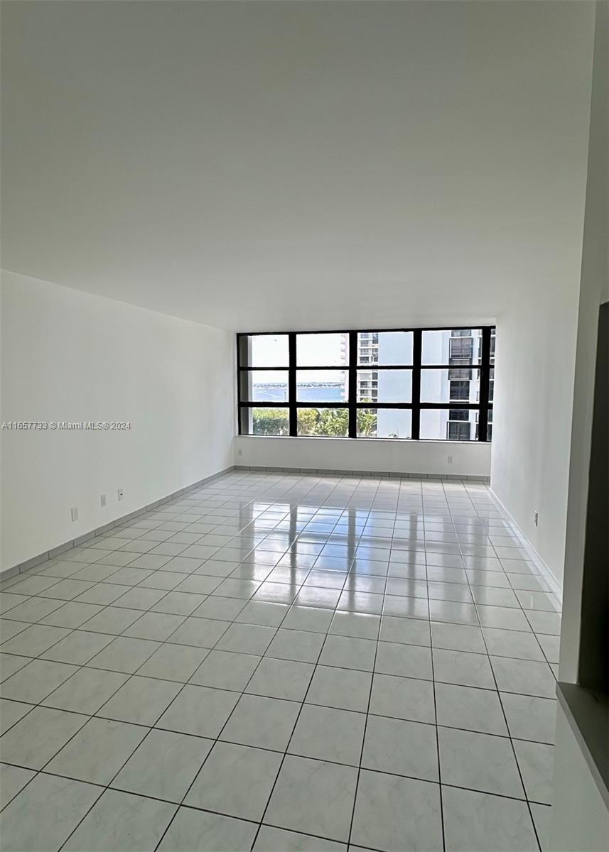1440 SE Brickell Bay Dr # 706