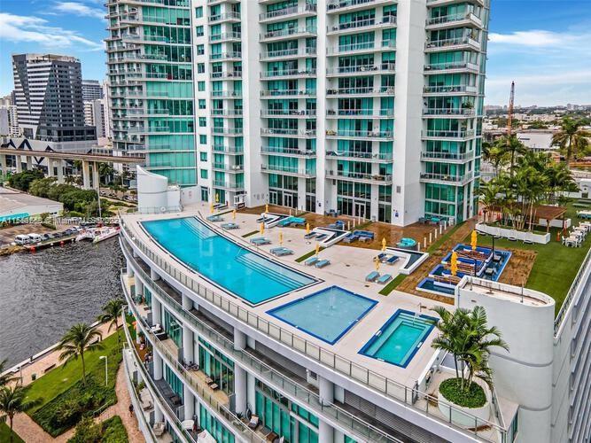 92 SW 3rd St # 2810