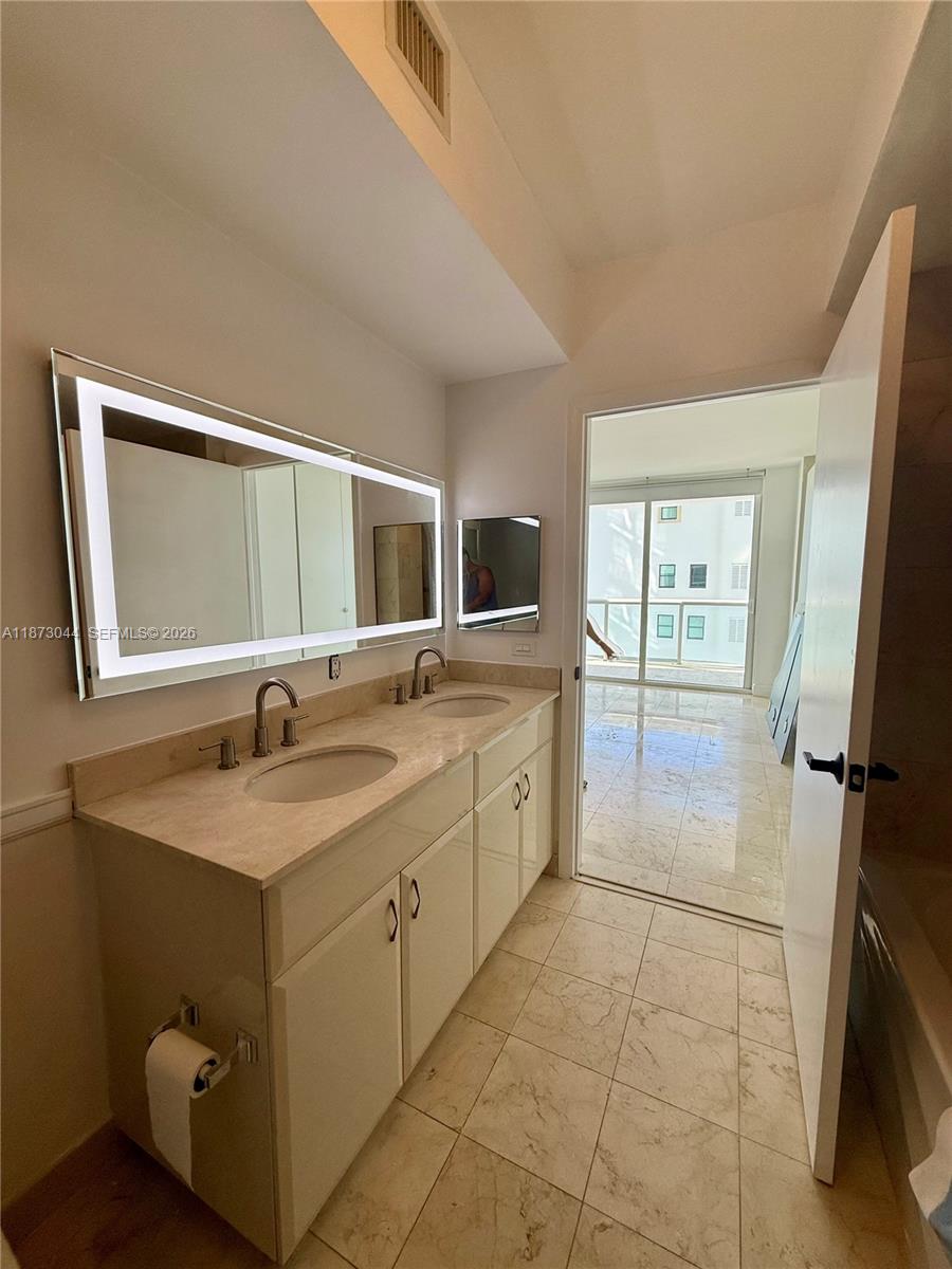 6365 Collins Ave # 904