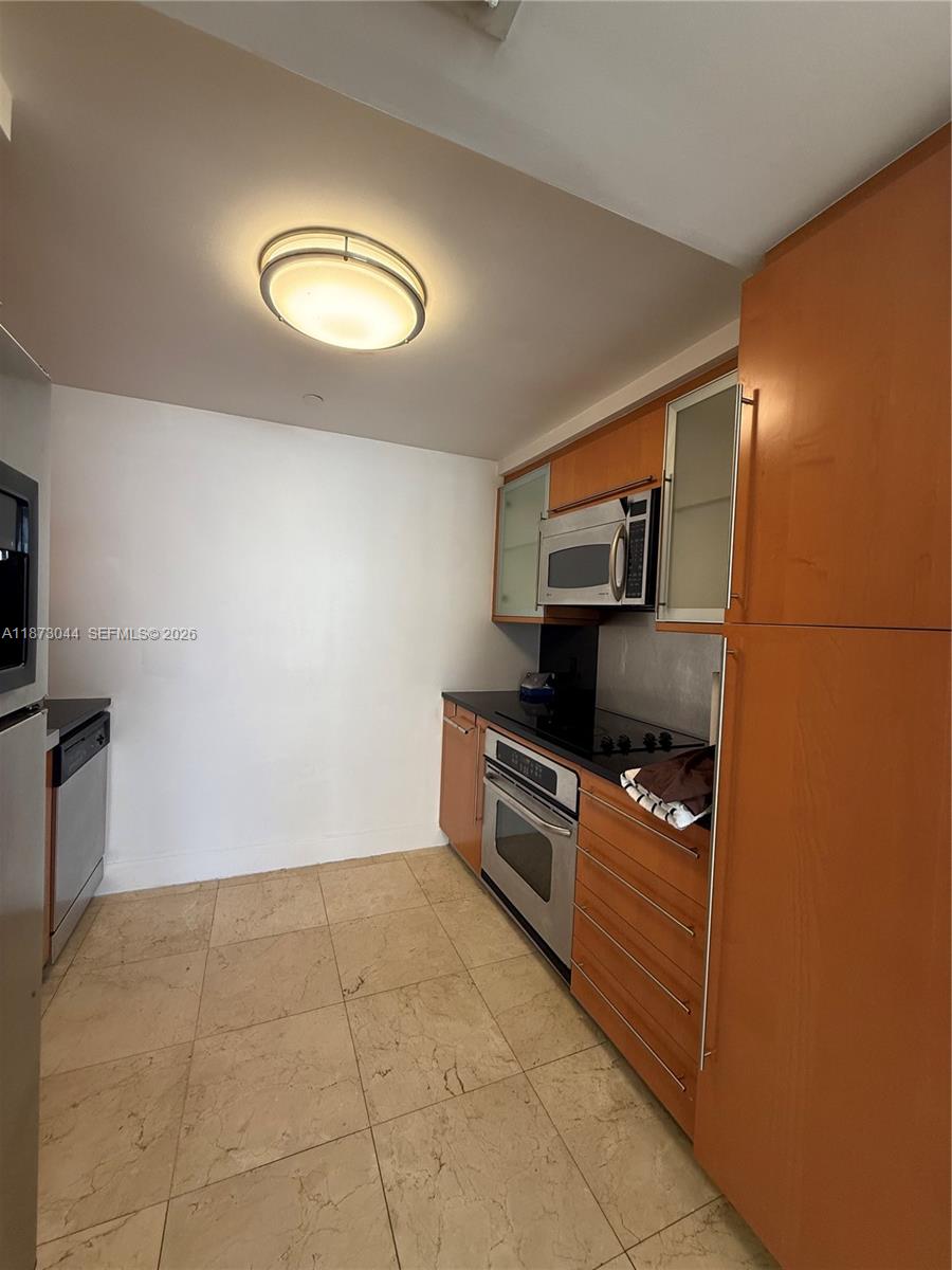 6365 Collins Ave # 904