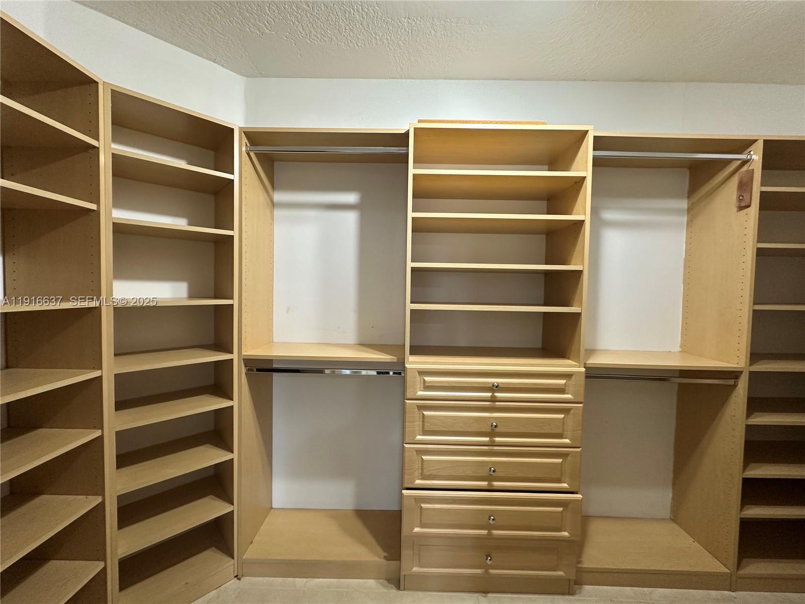 17555 Collins Ave # 1702