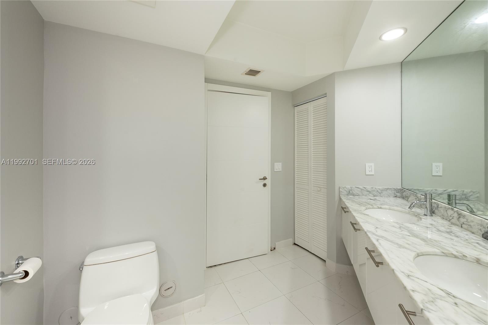 55 SE 6 ST # 1207