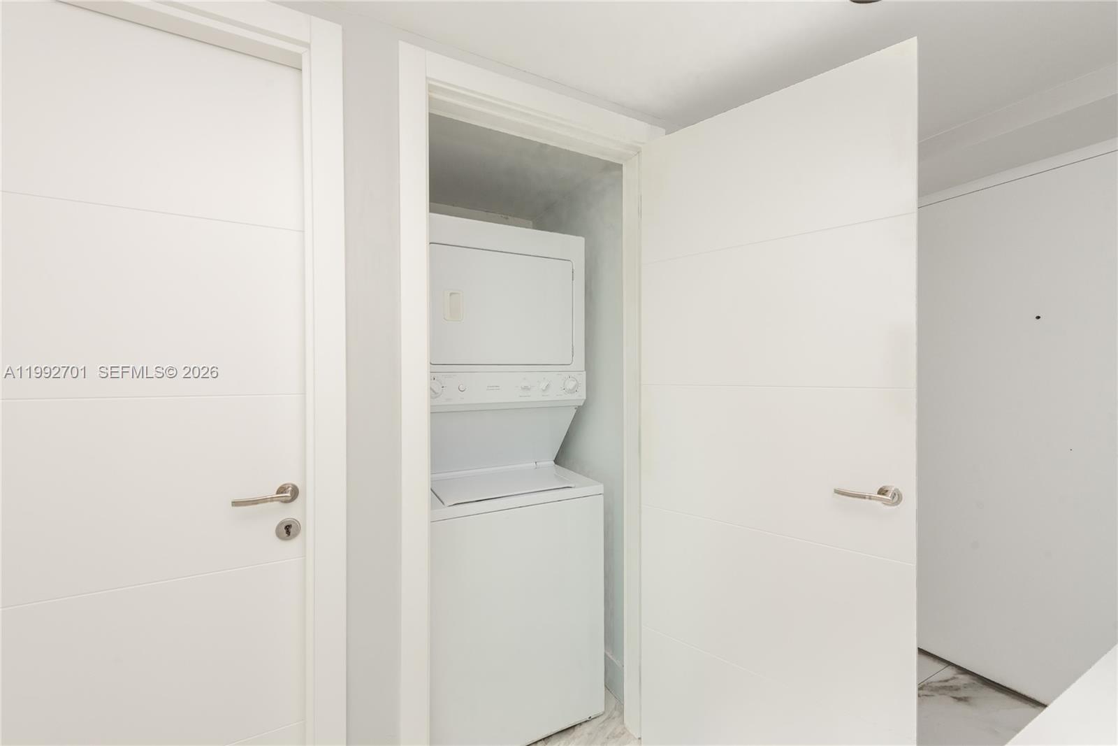 55 SE 6 ST # 1207