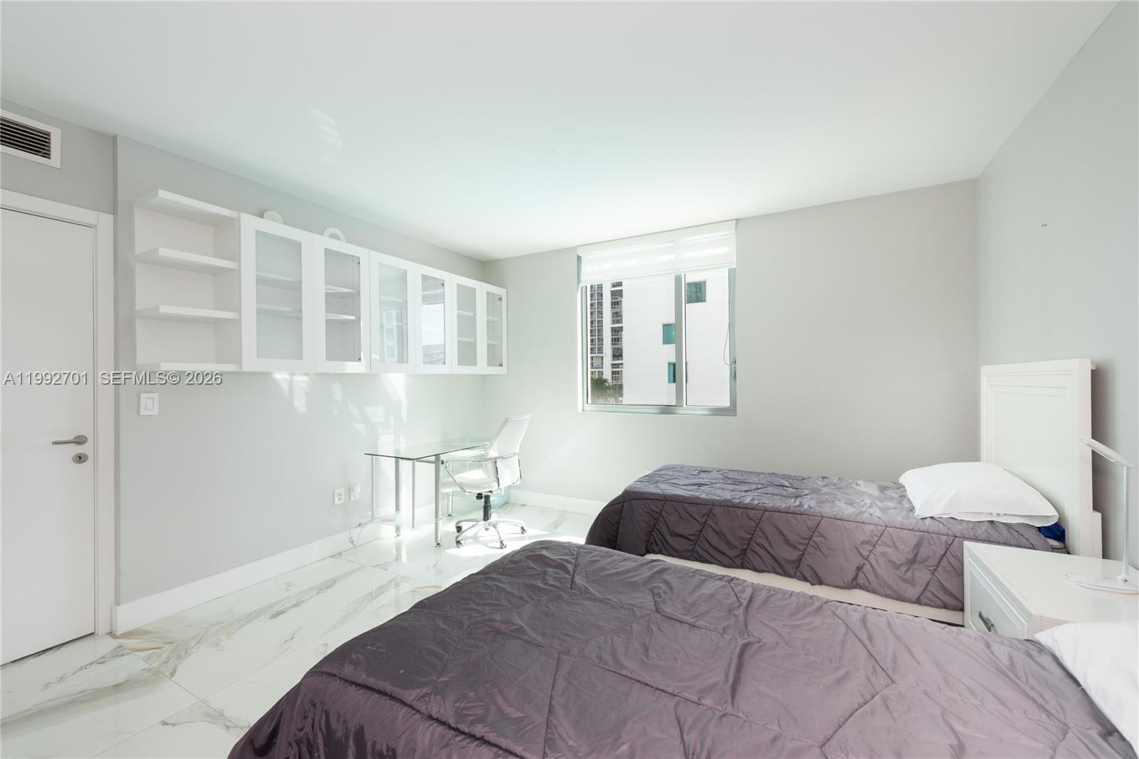 55 SE 6 ST # 1207