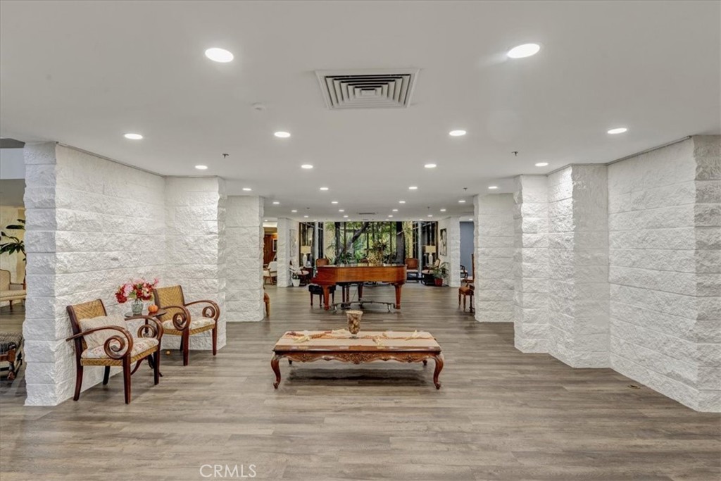 24055 Paseo Del Lago 703