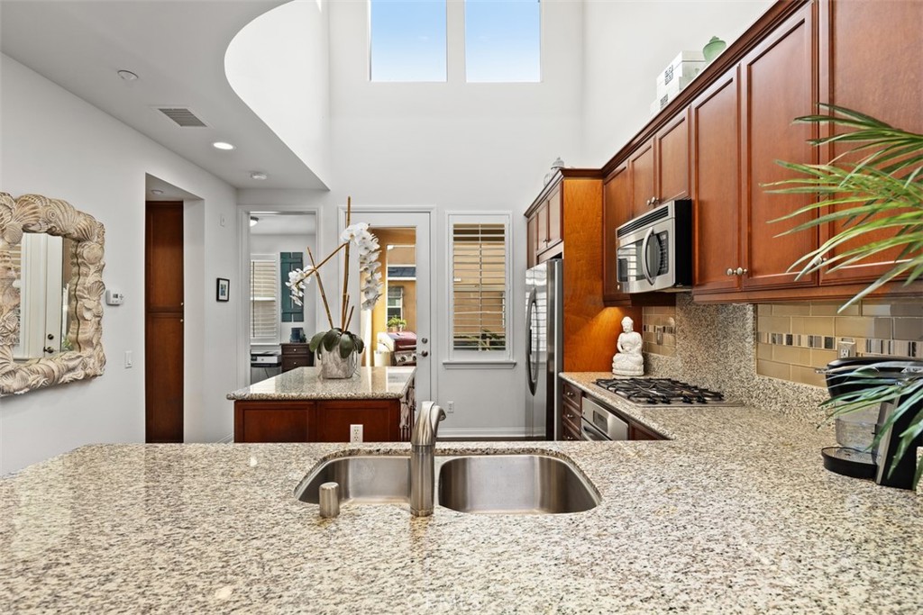 71 Brownstone Way 144