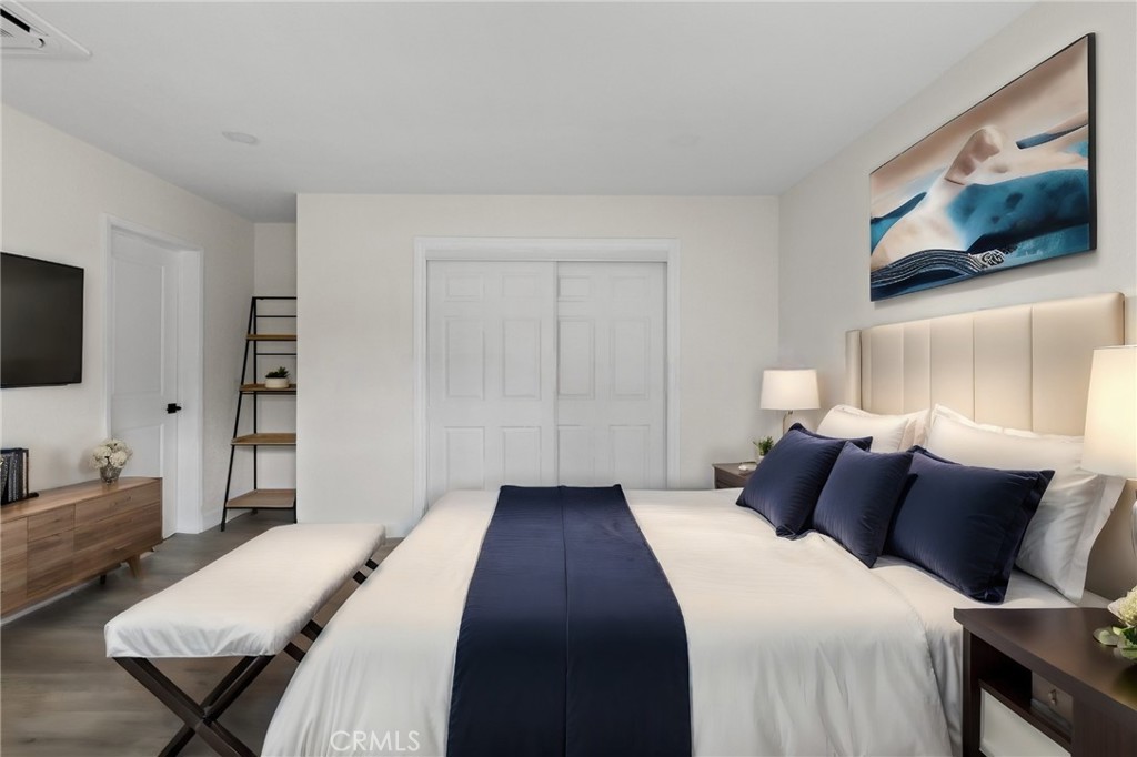 2248 A Via Mariposa E