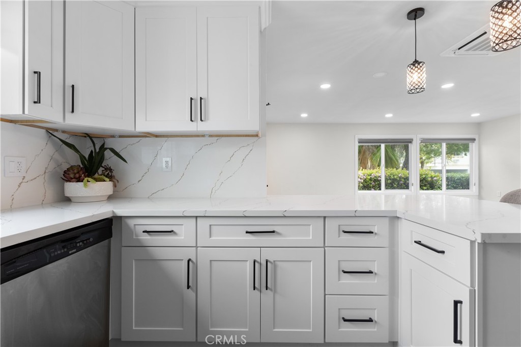 2248 A Via Mariposa E