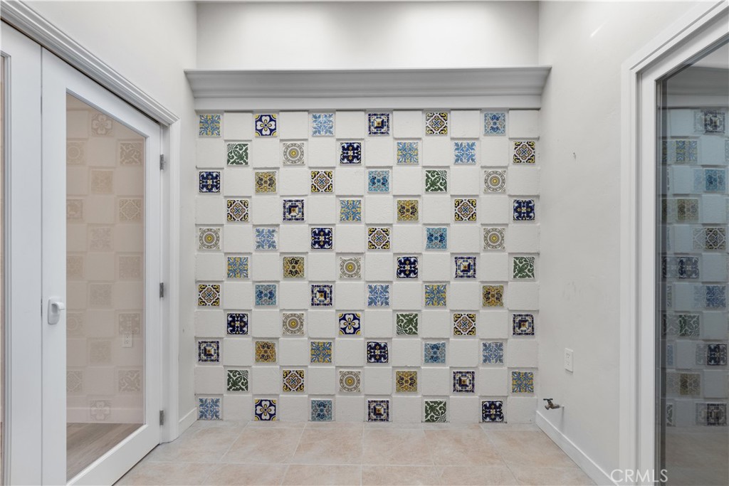 2248 A Via Mariposa E