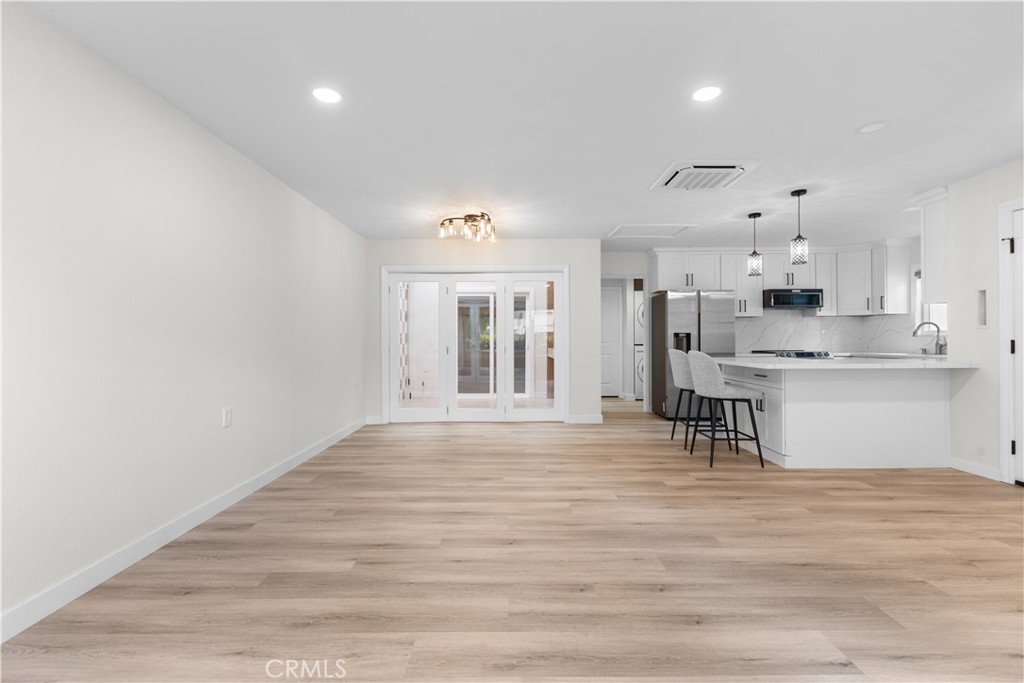 2248 A Via Mariposa E