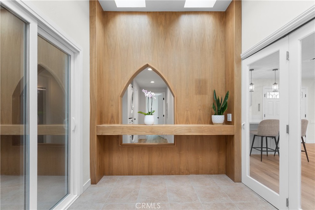 2248 A Via Mariposa E