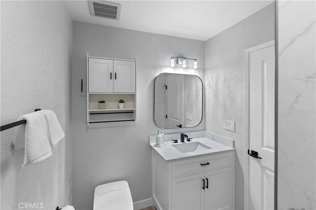 2248 A Via Mariposa E