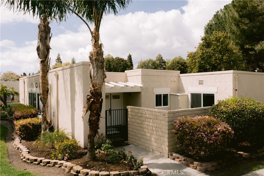 2248 A Via Mariposa E