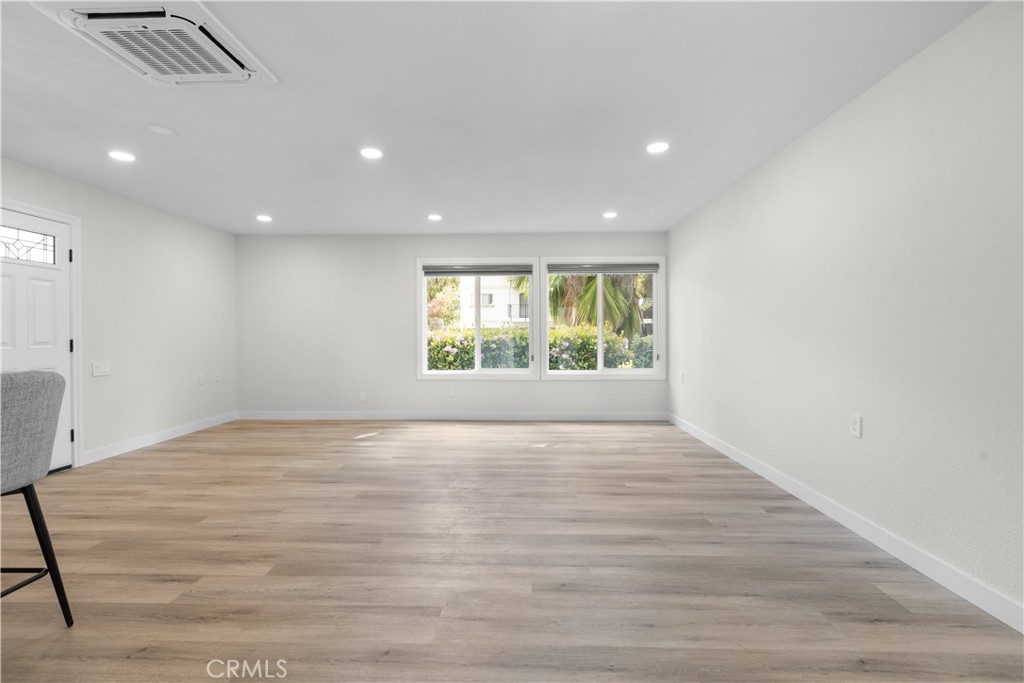 2248 A Via Mariposa E