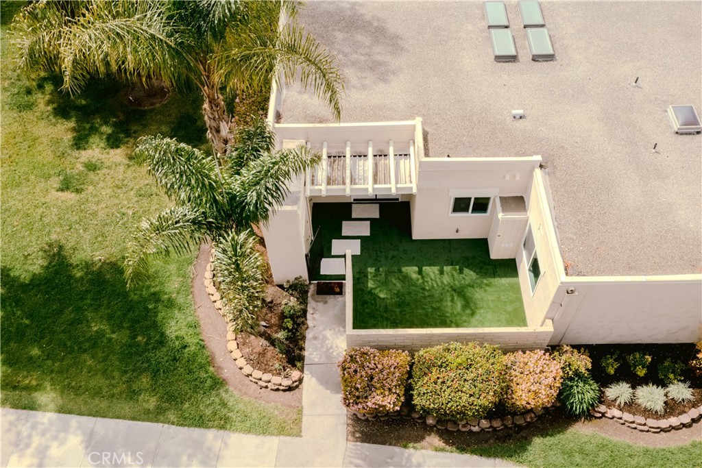 2248 A Via Mariposa E