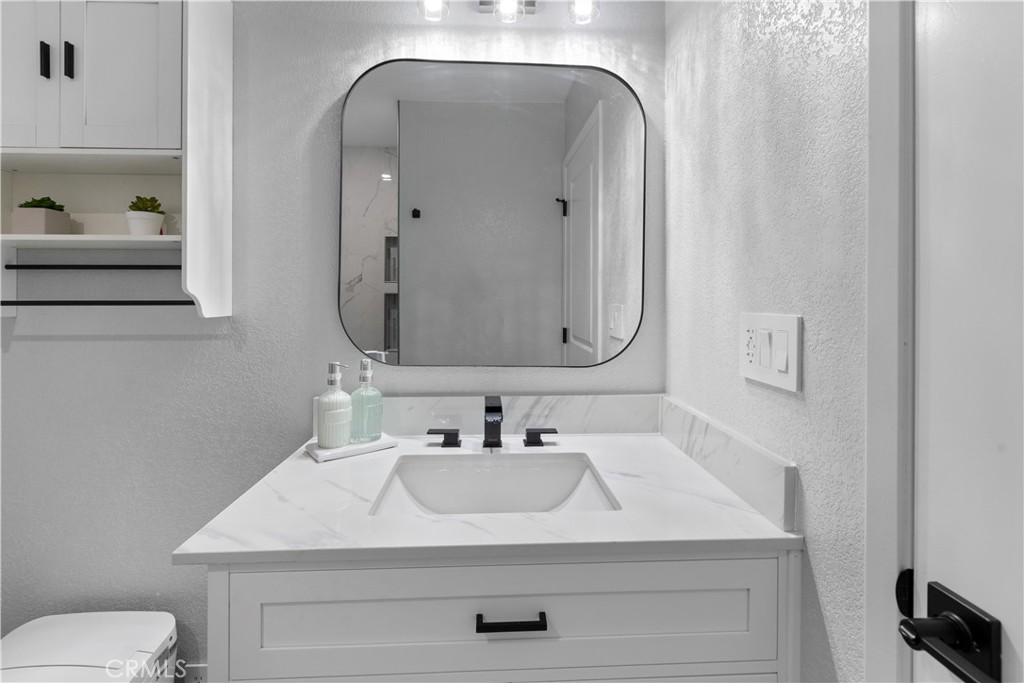 2248 A Via Mariposa E