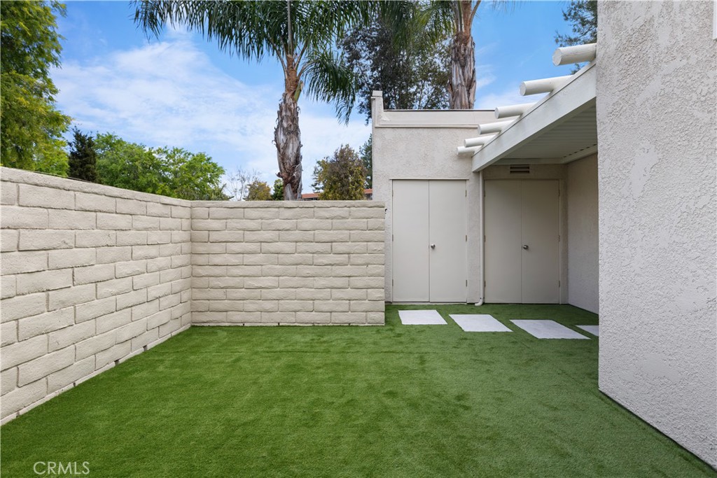 2248 A Via Mariposa E