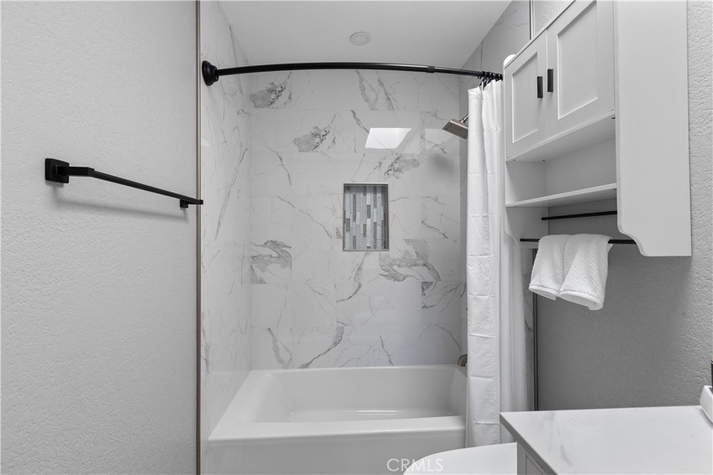 2248 A Via Mariposa E