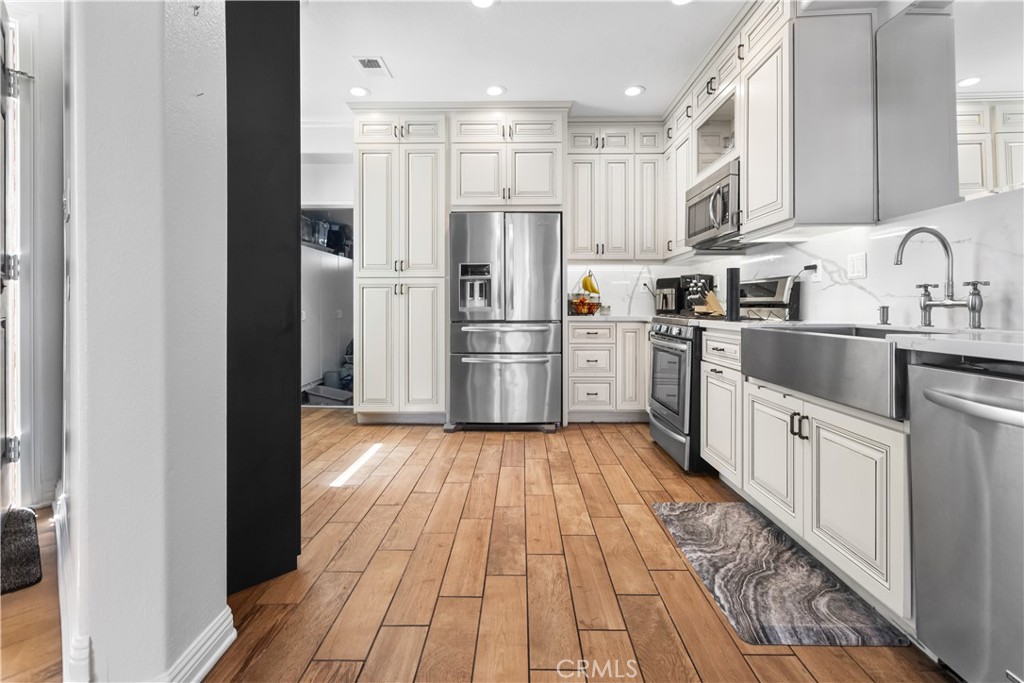 28474 Yosemite Drive