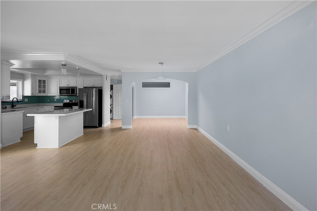 2345 Via Mariposa W B