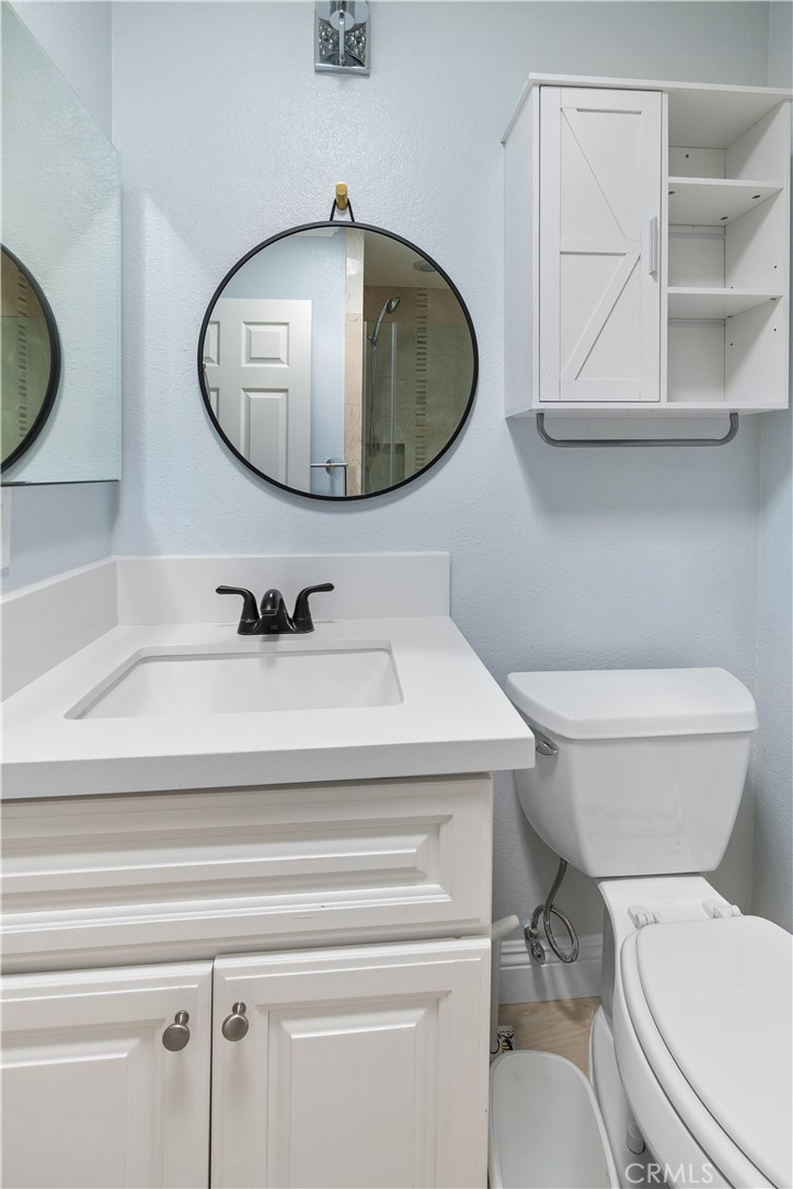 2345 Via Mariposa W B