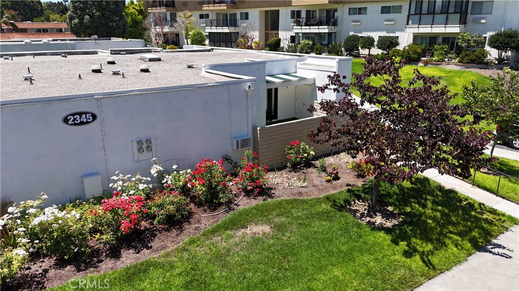 2345 Via Mariposa W B