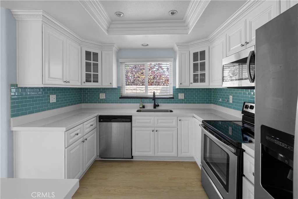 2345 Via Mariposa W B