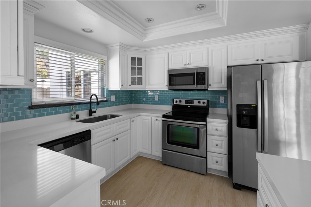 2345 Via Mariposa W B