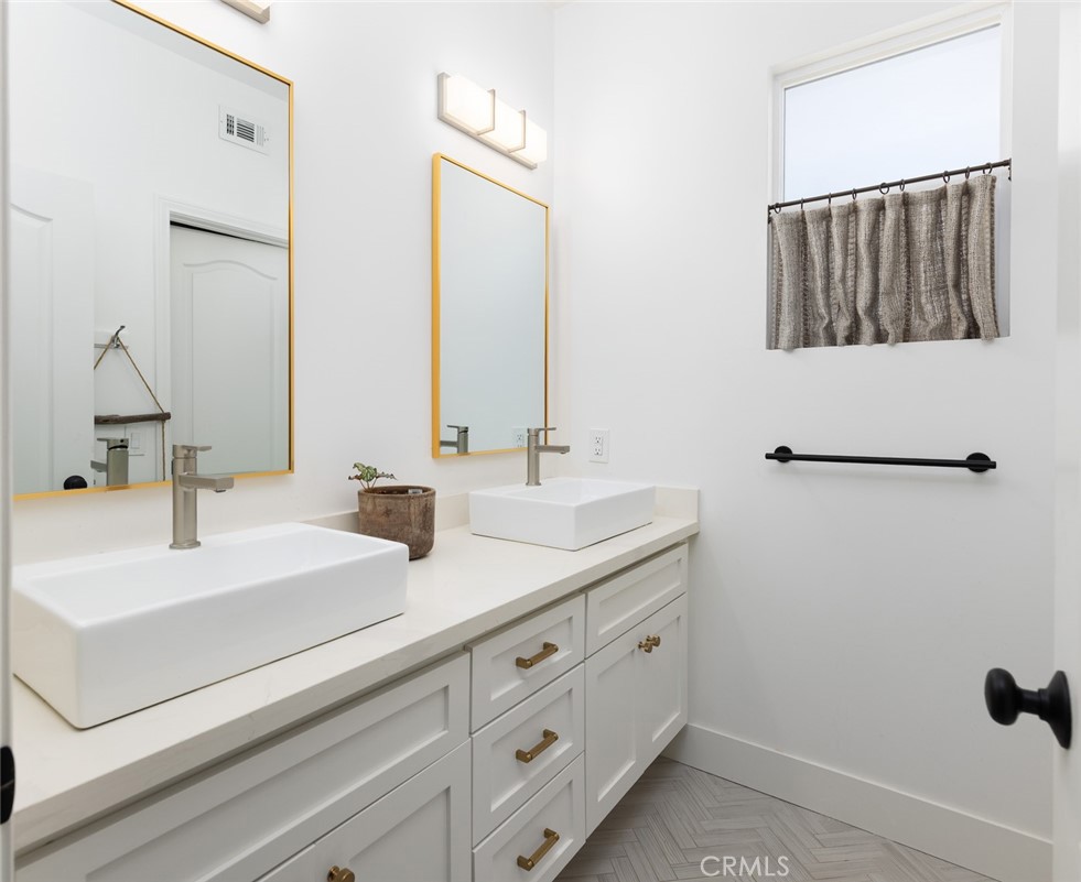 11 Southern Hills Drive