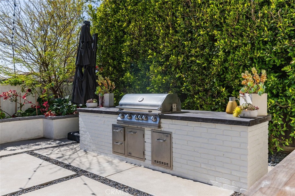 11 Southern Hills Drive