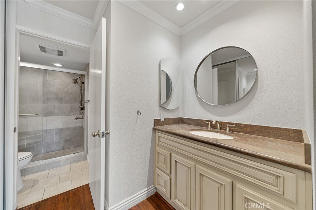 3498 Bahia Blanca W 2F