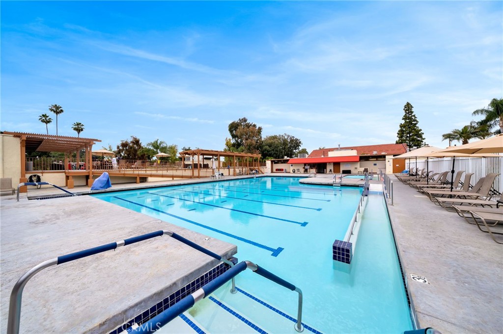 3498 Bahia Blanca W 2F