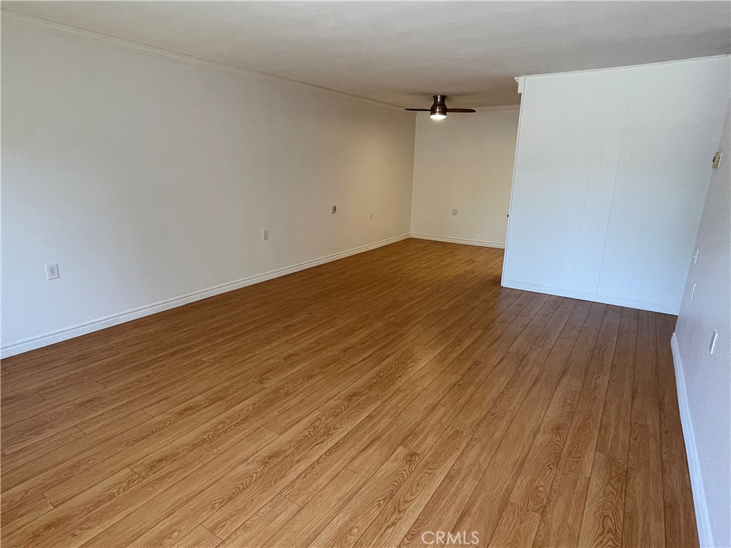 2276 Via Mariposa E B