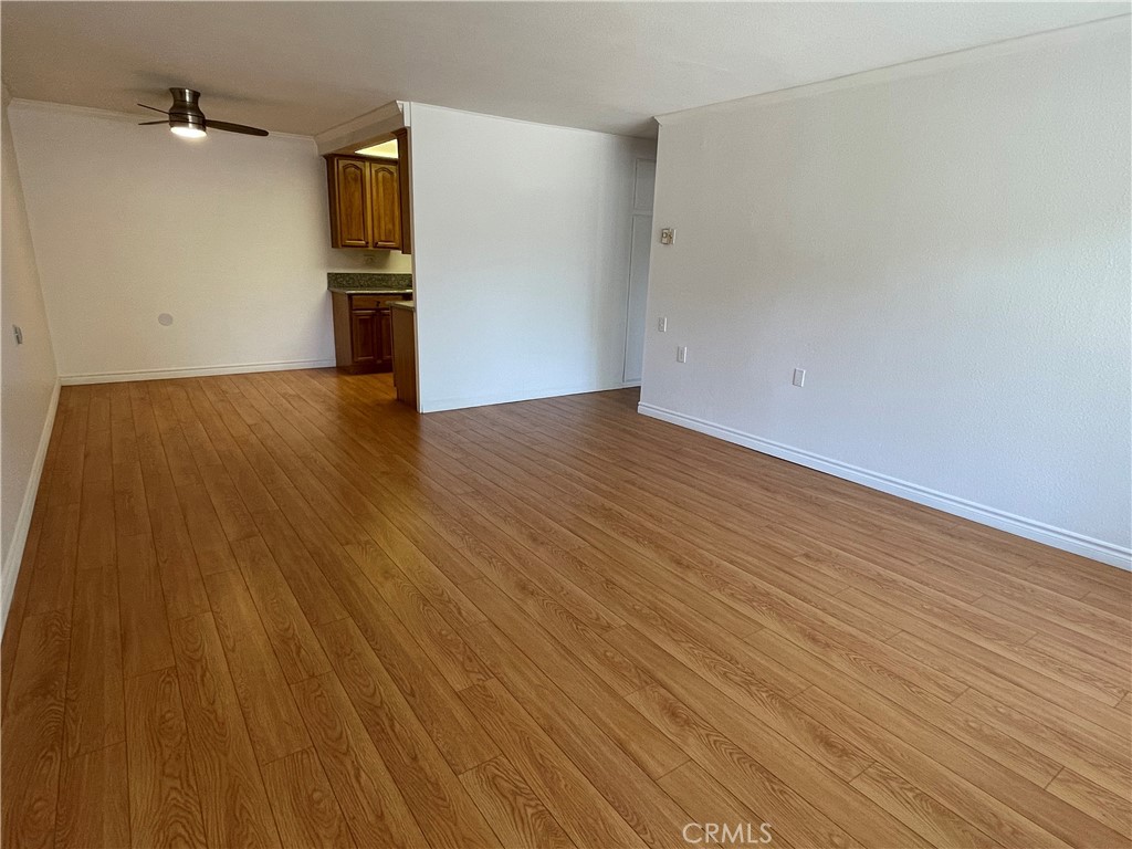 2276 Via Mariposa E B