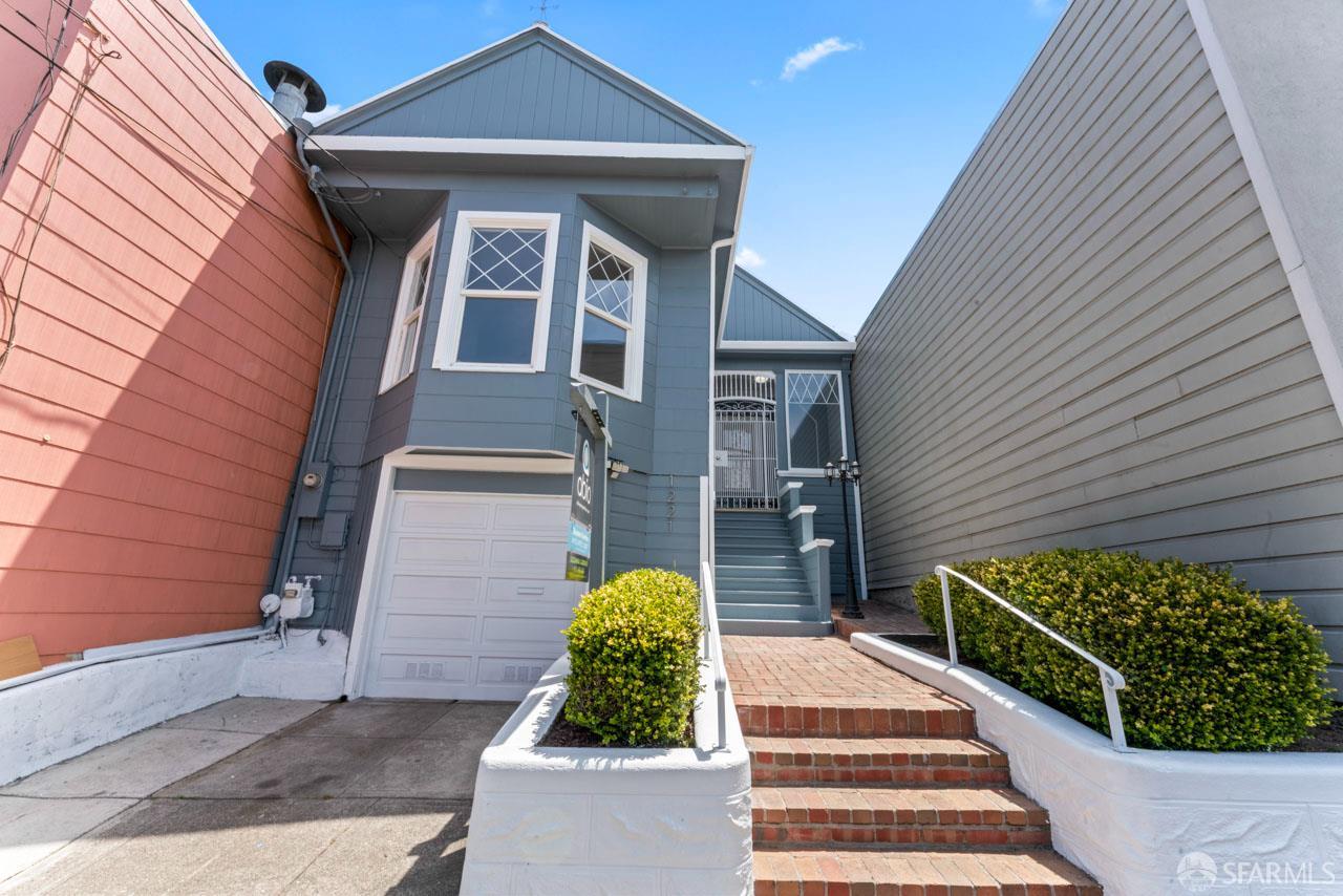 1221 Brunswick Street