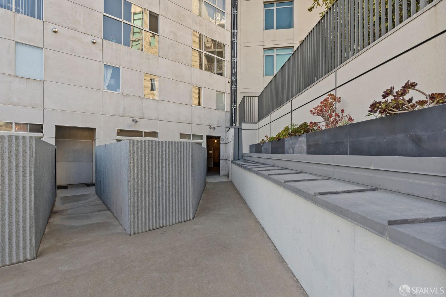 2027 Market Street # 7