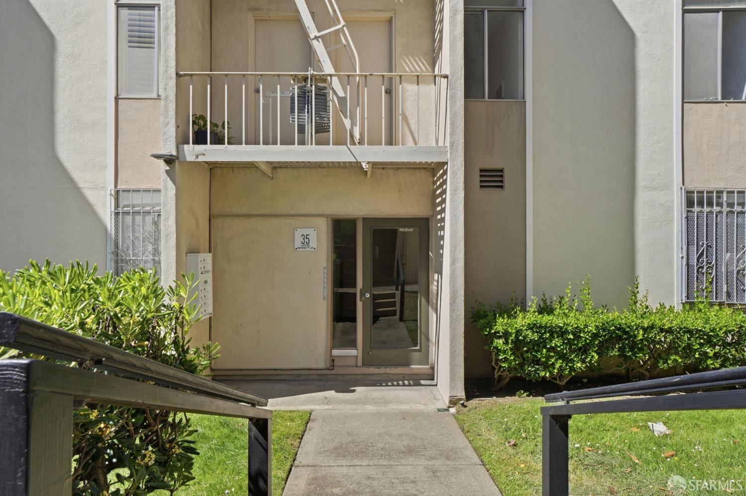 35 Lottie Bennett Lane # 4