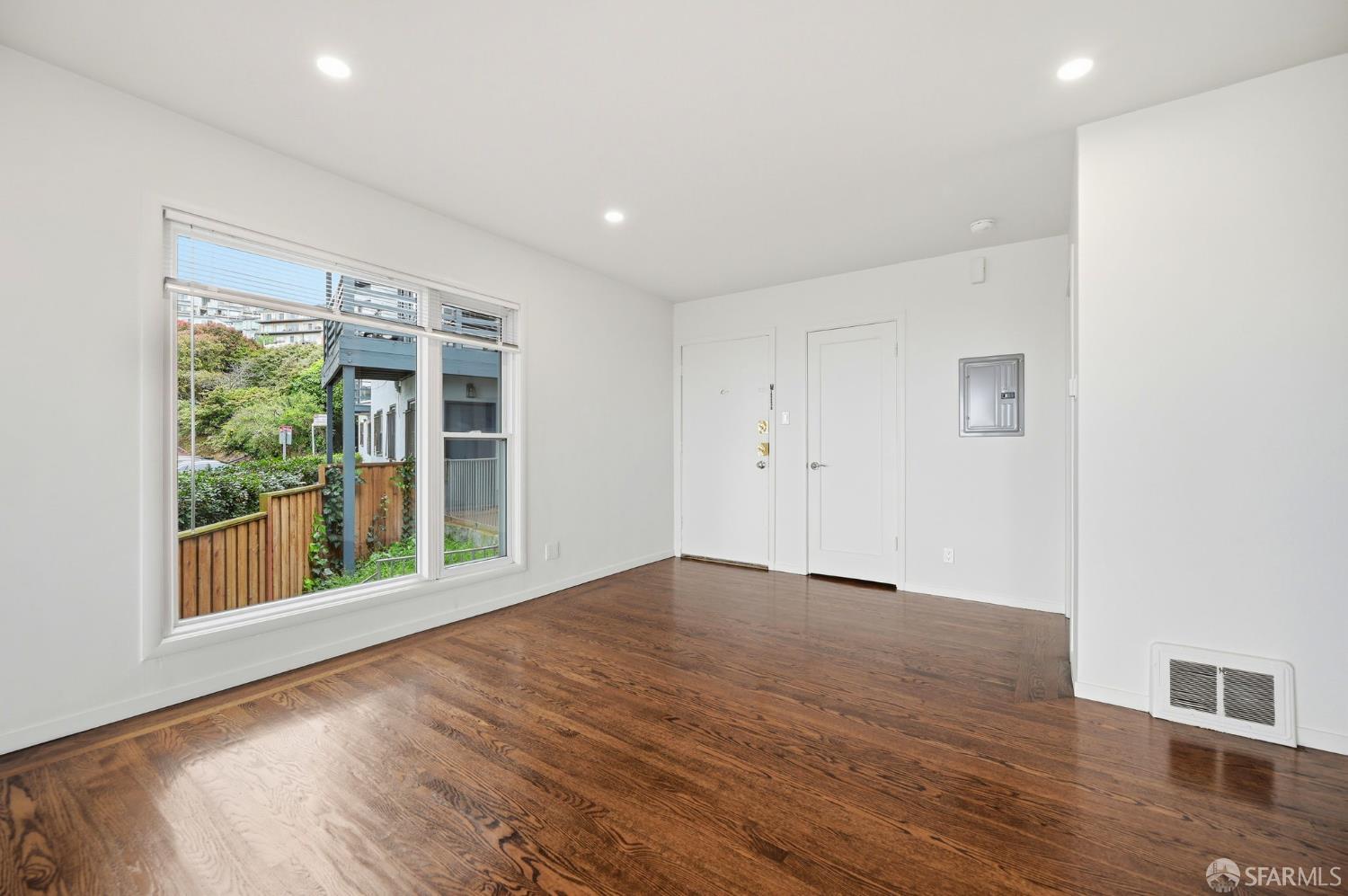955 Corbett Avenue # 6