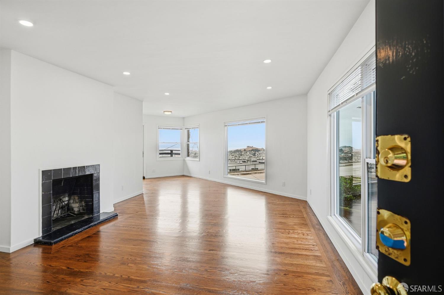 955 Corbett Avenue # 6